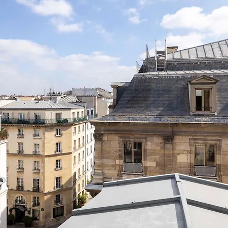 Korner Louvre Hotel