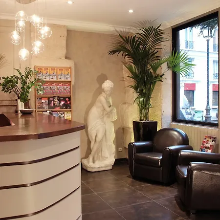 Korner Louvre Hotel 3*
