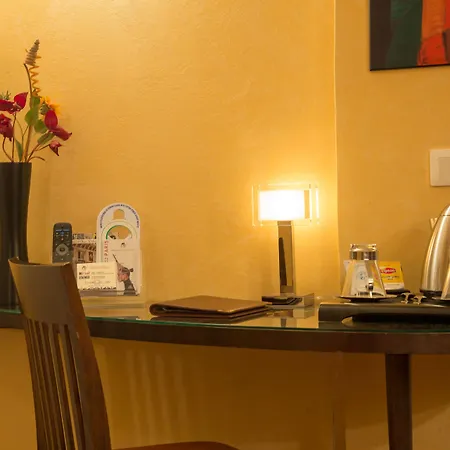 Korner Louvre Hotel 3*