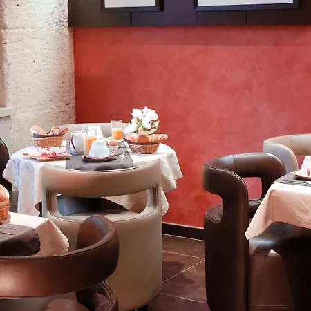 Korner Louvre Hotel 3*