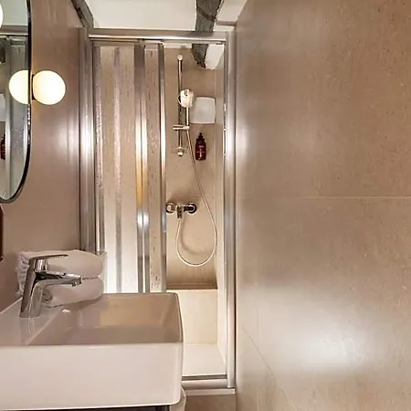 Hotell Korner Louvre Paris