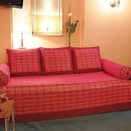 Hotell Korner Louvre 3*