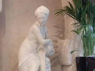 ホテル Korner Louvre 3*