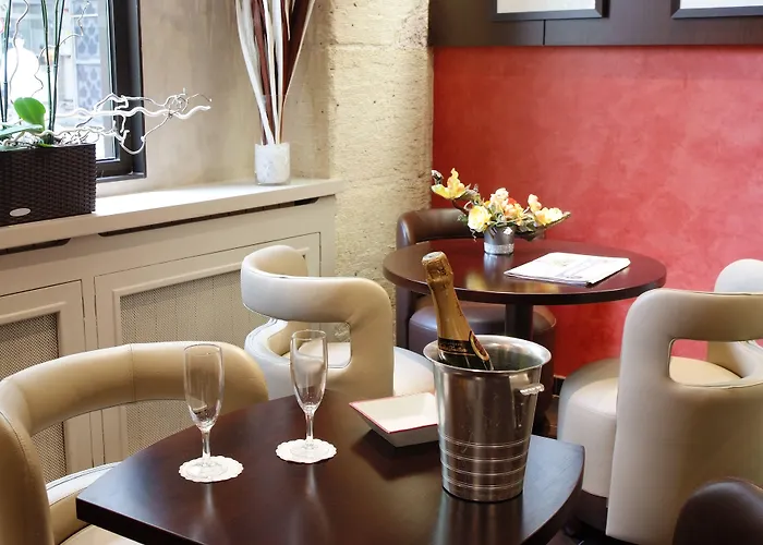 Korner Louvre Otel 3*