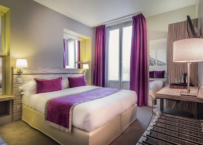 Korner Louvre Paryż