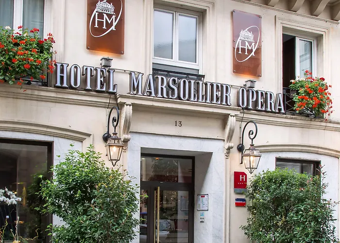 Korner Louvre Paryż