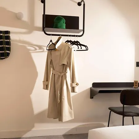 Korner Louvre ホテル 3*