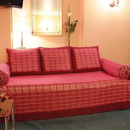 ホテル Korner Louvre 3*