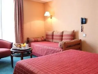 Korner Louvre Hotel
